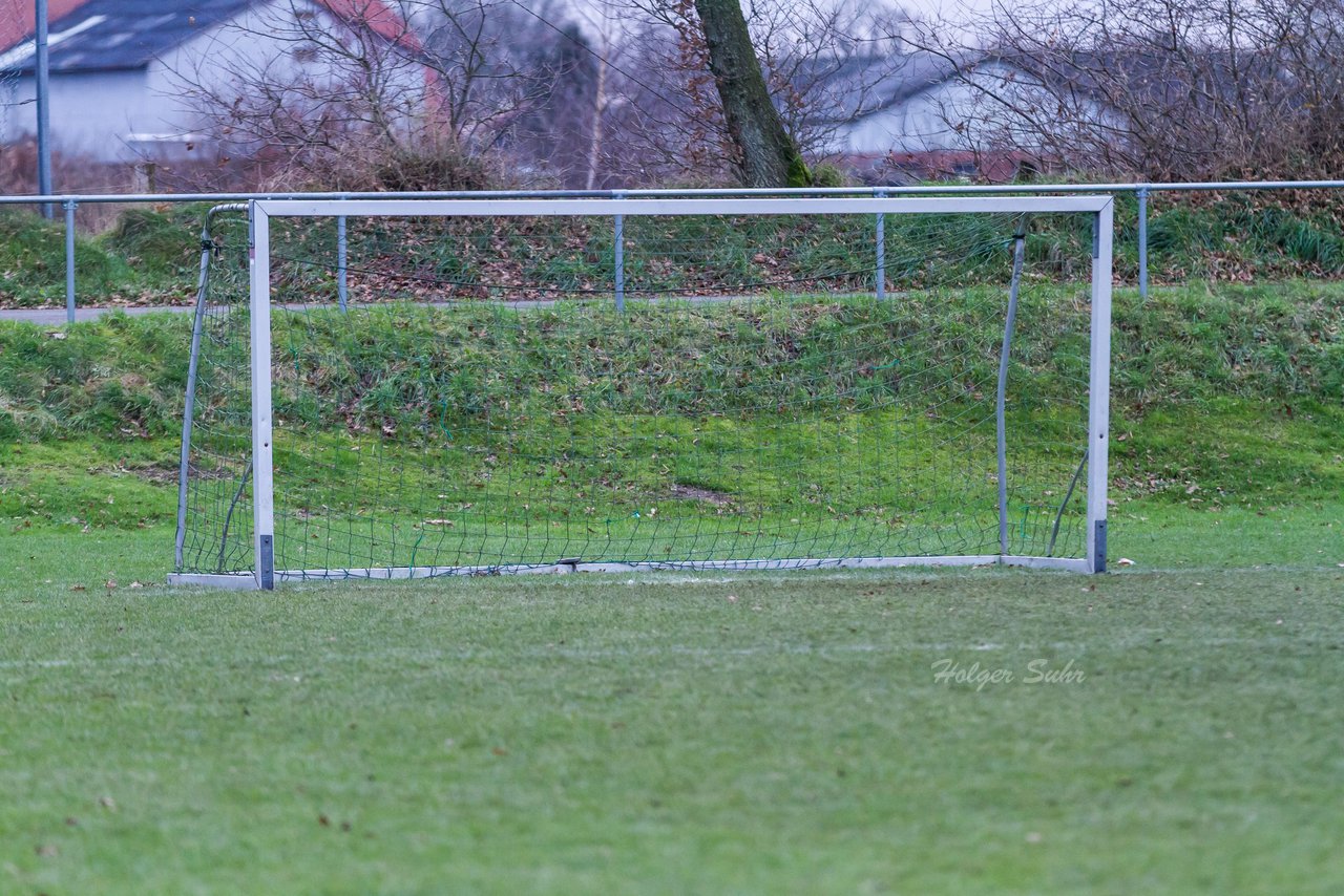 Bild 237 - B-Juniorinnen TSV Gnutz o.W. - SV Henstedt Ulzburg II : Ergebnis: ca. 5:0